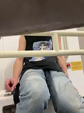 wSilEliaXm online show from December 5, 2024, 11:01 am