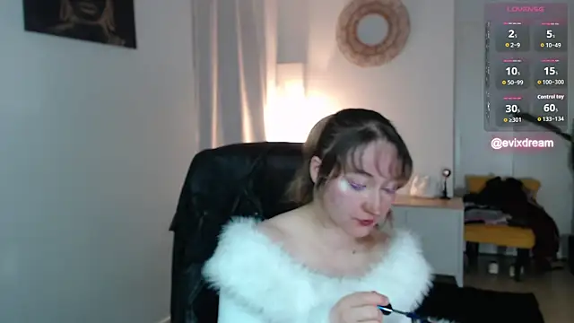 Snapshot of Crystal-dreamt chatting on April 18, 2026, 1:46 pm Crystal-dreamt online show from April 18, 2026, 1:46 pm