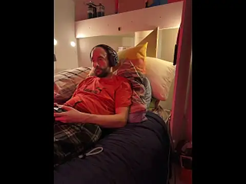 Helly069 online show from November 6, 2025, 8:07 am