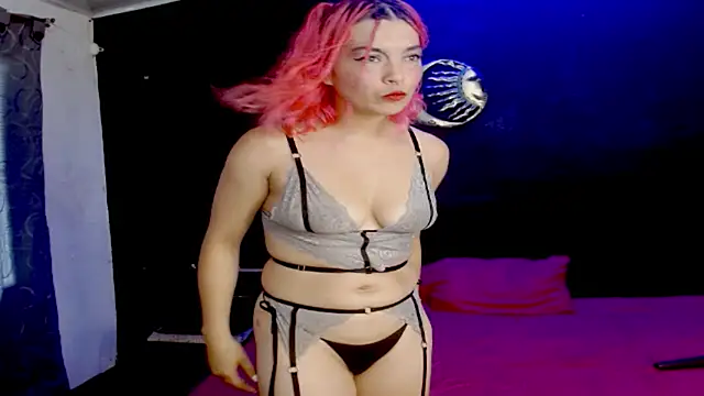 ASTRIDBULM online show from September 20, 2025, 6:57 pm