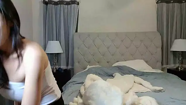 elisetutu69 online show from November 20, 2025, 12:11 am