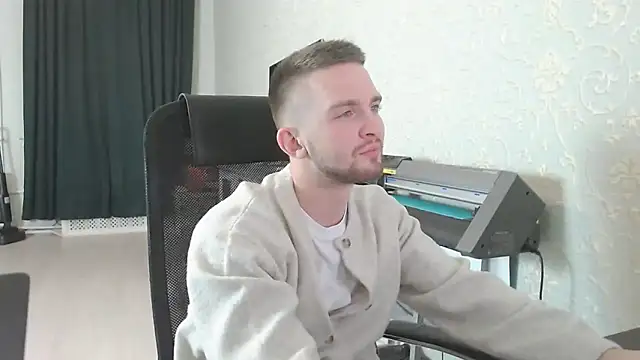 Marselle Laker online show from November 14, 2025, 10:24 pm