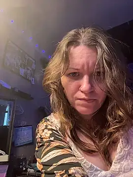 Snapshot of spunlikecottoncandy chatting on November 5, 2025, 5:27 pm spunlikecottoncandy online show from November 5, 2025, 5:27 pm