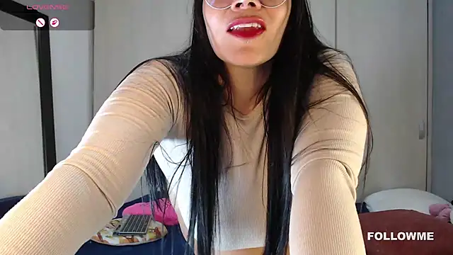 cristal sexybody online show from May 15, 2026, 7:28 am