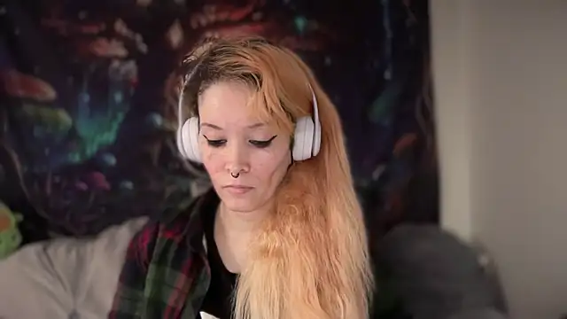 FRRANNKIE online show from March 23, 2026, 4:07 pm