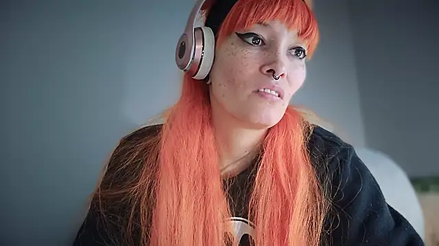 FRRANNKIE online show from October 28, 2025, 6:51 pm