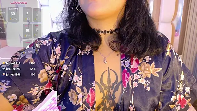 valkiria moore online show from September 20, 2025, 8:03 pm