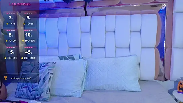 valkiria moore online show from October 18, 2025, 7:49 pm