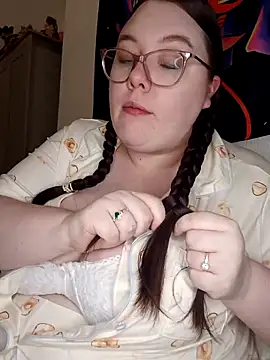 Sexycurvyemilyy online show from March 15, 2026, 9:11 pm