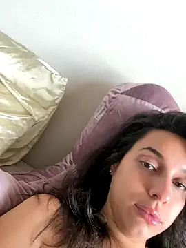 Natur4lBeautyb33 online show from September 11, 2025, 2:06 pm