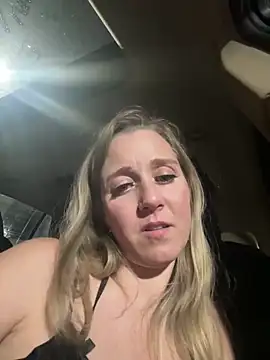 SkyelarSommer online show from February 4, 2025, 1:02 am