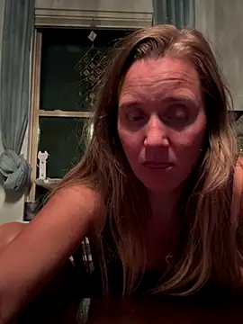 SkyelarSommer online show from October 1, 2025, 4:28 am