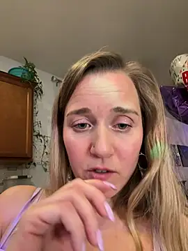 SkyelarSommer online show from February 23, 2025, 5:45 am