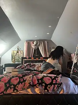 DominiqueX0 online show from April 11, 2026, 12:18 am