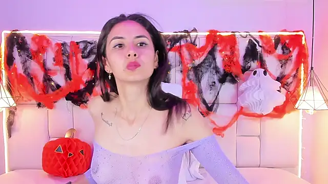 SarahSophia  online show from October 22, 2025, 11:31 am