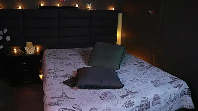 kathieandpovcock1 online show from September 8, 2025, 4:28 pm