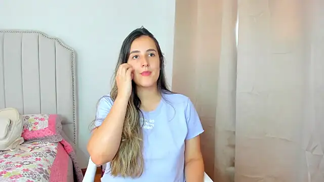 Hanna86 online show from October 6, 2025, 7:03 pm