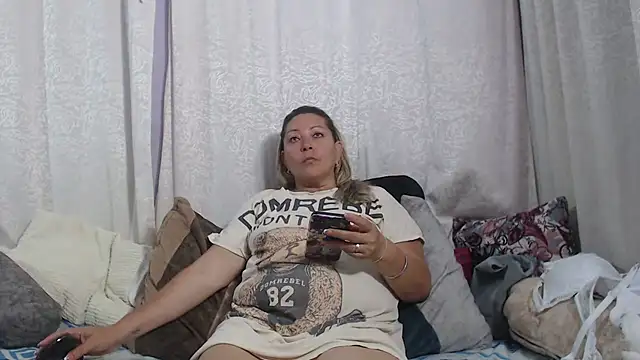 marie olsenhot online show from February 14, 2025, 4:41 pm