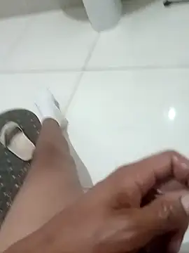 PhillipStout online show from November 24, 2025, 2:11 am