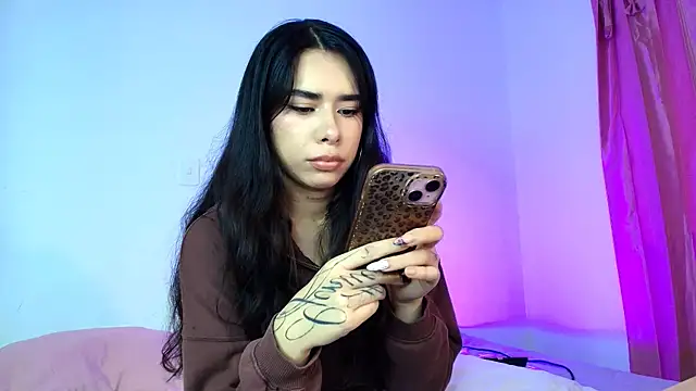 Snapshot of AmyOlimpo chatting on April 22, 2026, 11:11 pm AmyOlimpo online show from April 22, 2026, 11:11 pm
