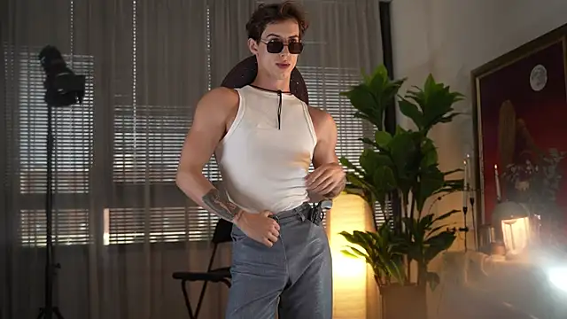 Snapshot of Bbrandon_ chatting on July 4, 2026, 5:28 pm Bbrandon online show from July 4, 2026, 5:28 pm