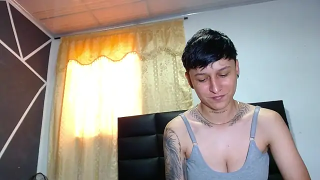 Tamarahryan online show from February 11, 2025, 5:07 pm