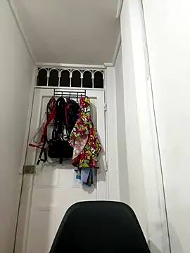 croftsmila online show from October 23, 2025, 11:47 pm