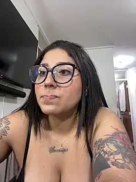 Snapshot of croftsmila chatting on June 27, 2026, 12:05 am croftsmila online show from June 27, 2026, 12:05 am