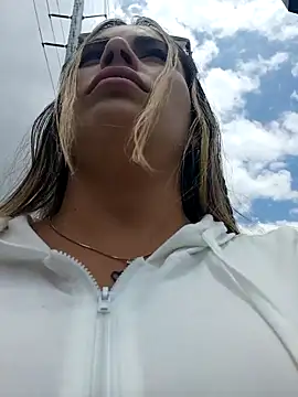 Misscata1106 online show from April 16, 2026, 5:25 pm