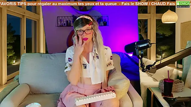 Kittychatte online show from November 5, 2025, 8:23 pm