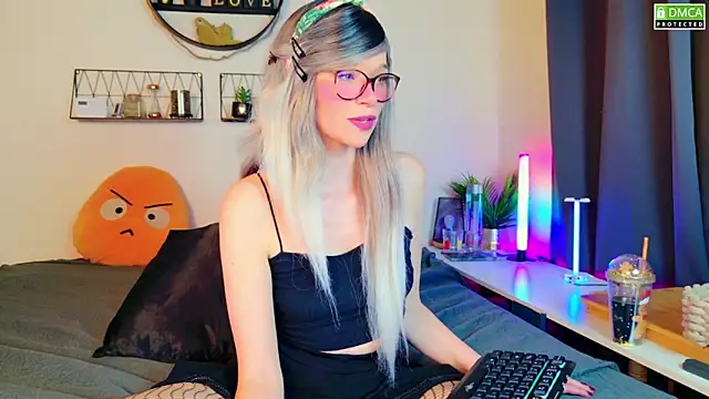 Kittychatte online show from February 13, 2025, 8:45 pm