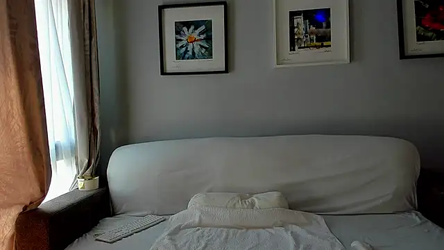 bellahot77 online show from October 5, 2025, 10:17 am