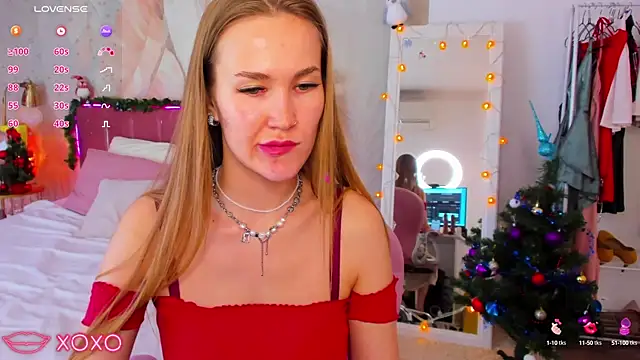 EvaOrion online show from December 8, 2024, 2:41 pm