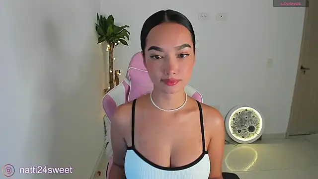Snapshot of sharlotte_23 chatting on June 25, 2026, 12:19 am sharlotte 23 online show from June 25, 2026, 12:19 am