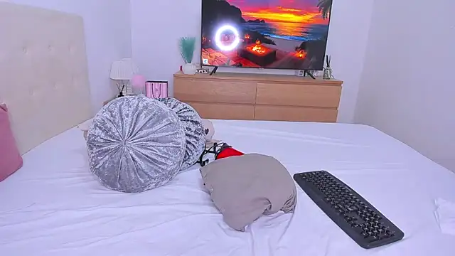 Your Girl69XXX online show from November 29, 2025, 10:32 pm