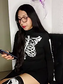 Umaru uwu online show from October 31, 2025, 7:49 am