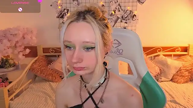 Katia Kim online show from February 18, 2026, 6:33 am