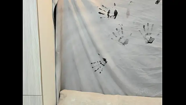 Mhelanny2 online show from October 26, 2025, 3:34 pm