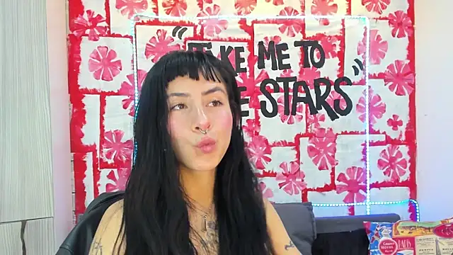 Mhelanny2 online show from March 20, 2025, 1:59 pm