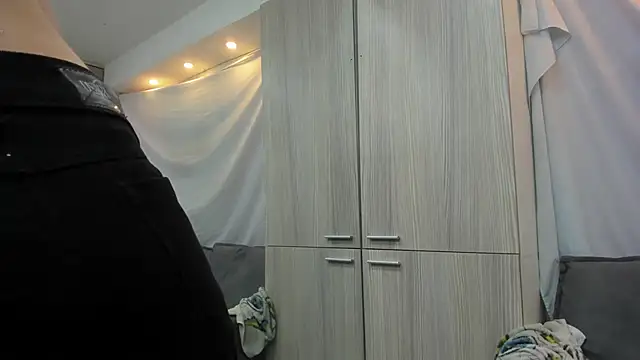 Mhelanny2 online show from February 18, 2026, 6:15 pm