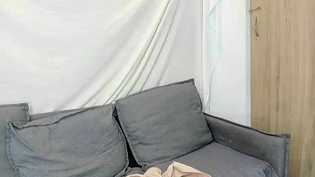 Mhelanny2 online show from September 28, 2025, 5:58 am