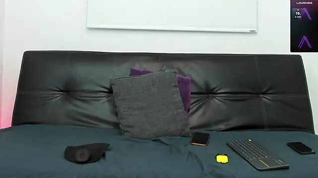 jeanpi01 online show from December 15, 2024, 5:23 am