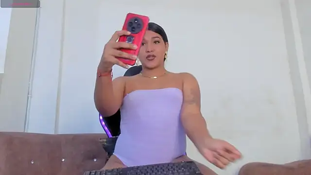 Snapshot of Sexybigdicktsxxx chatting on October 14, 2025, 10:20 pm Sexybigdicktsxxx online show from October 14, 2025, 10:20 pm