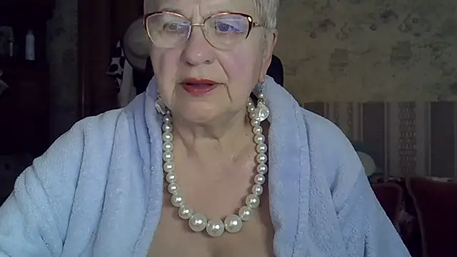 Snapshot of SweetCherry27 chatting on June 2, 2026, 5:02 pm SweetCherry27 online show from June 2, 2026, 5:02 pm