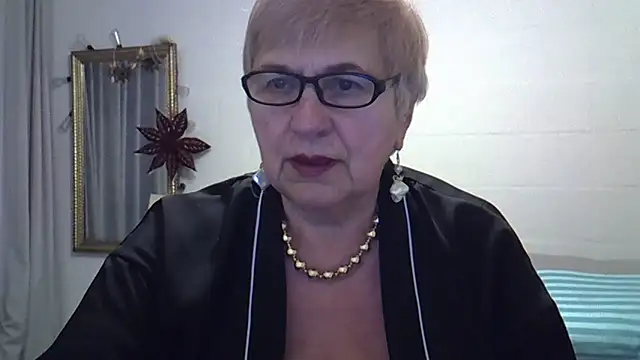 Snapshot of SweetCherry27 chatting on February 14, 2026, 4:51 pm SweetCherry27 online show from February 14, 2026, 4:51 pm