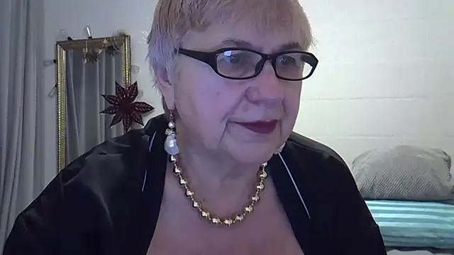 Snapshot of SweetCherry27 chatting on February 14, 2026, 4:13 am SweetCherry27 online show from February 14, 2026, 4:13 am