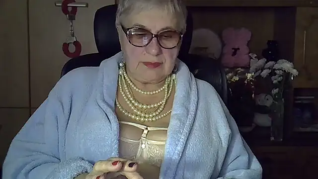 SweetCherry27 online show from October 14, 2025, 3:56 pm