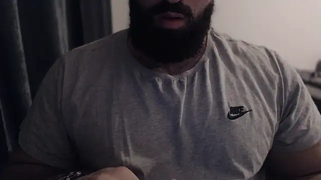 hugemachohandsome online show from November 27, 2025, 10:32 pm