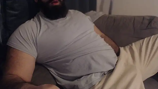 hugemachohandsome online show from February 8, 2026, 9:56 pm