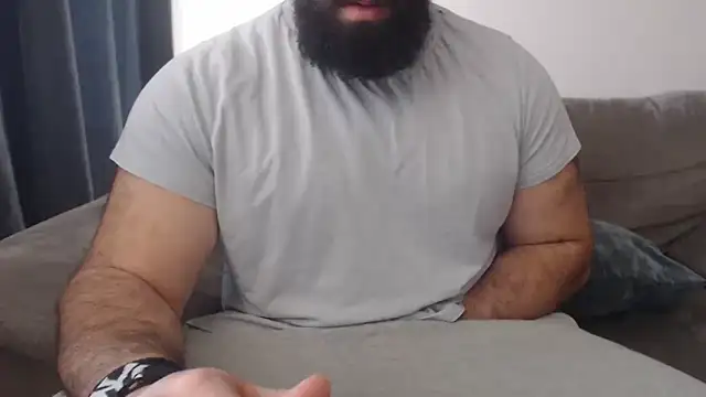 hugemachohandsome online show from December 16, 2025, 9:35 am